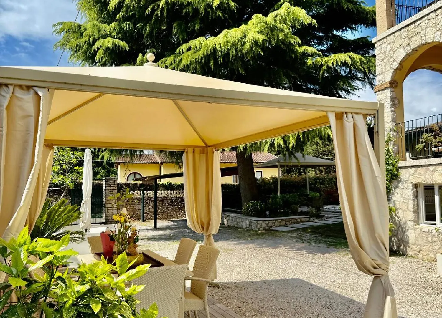 Residenza Le Logge Aparthotel Torri Del Benaco 3*,  Italy