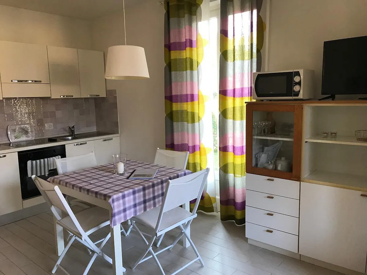 Апарт отель Residenza Le Logge Торри-дель-Бенако 3*,  Италия